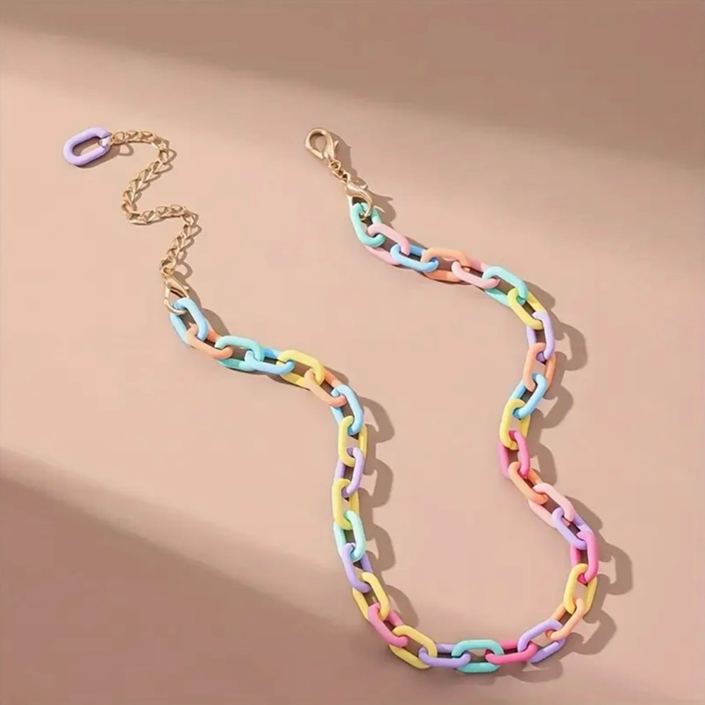 ⭐️Pink and Blue Pastel Necklace with Chunky Links - Picture 2 of 3